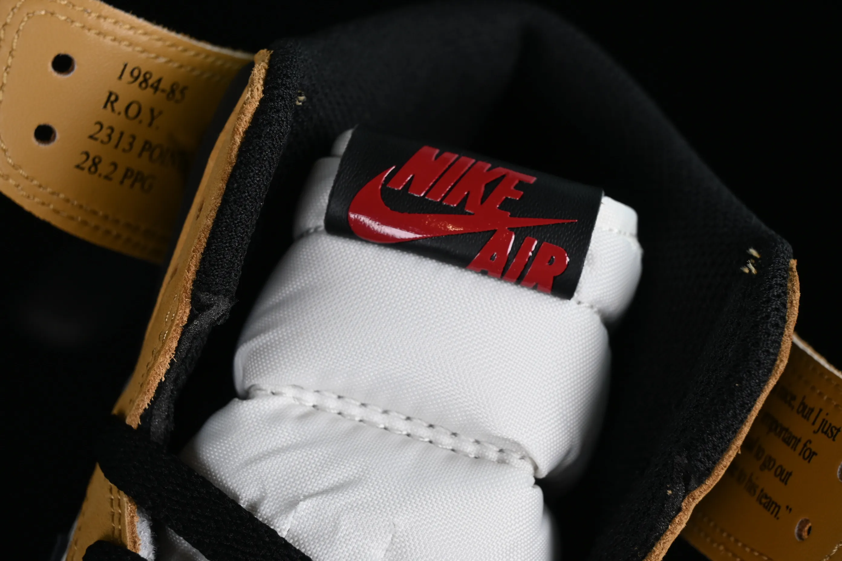 All categories Air Jordan Jordan series basketball shoes Air Jordan 1 High LJR version Air Jordan 1 Rookie Of the Year AJ1 Joe 1 black brown toe 555088-700
